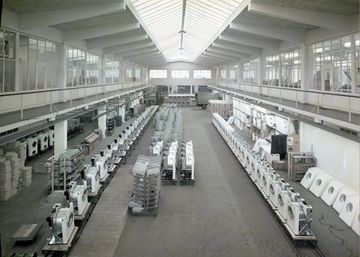 Not only is the washing clean – the production hall at Constructa Werke GmbH is also spick and span. (Source: BSH Corporate Archives)