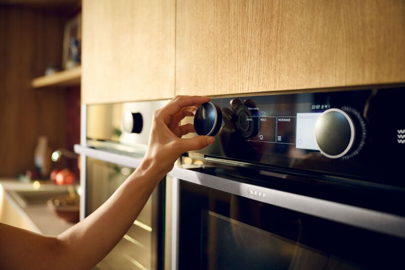 Datei:21585474 044 Neff BigLaunches 2023 Collection Anahita Lifestyle FlexControl Oven 02358 300dpi.jpg