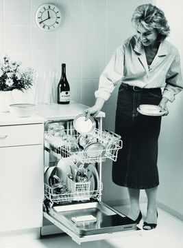 1987 45cm dishwasher Less is more The first dishwasher with a width of only 45cm, such as the GV430 series, is the star of the 1987 Domotechnica trade fair. Sales of 45cm dishwashers soon shoot sky high.