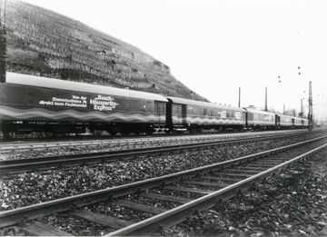 Der Zug war sechs Wagons lang und bot damit reichlich Ausstellungsraum (Quelle: BSH Konzernarchiv).