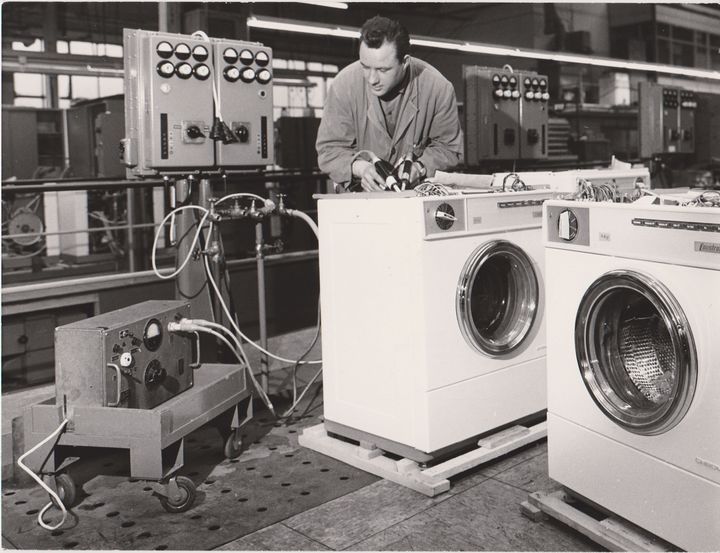 Machine wiki. Constructa стиральная машина Energy. Стиральная машина Constructa Viva 800. Constructa стиральная машина 1200s. Промышленная стиральная машина для шерсти.