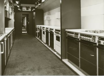...built-in appliances such as Bosch stoves were also exhibited. (Source: BSH Corparate Archives).